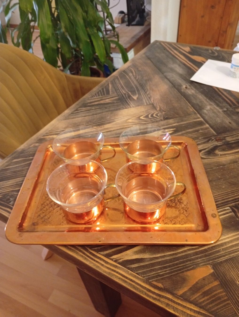 Piatti di portata: Spring Kupfer Tablett mit 4 Glas Bechern Made in Switzerland – Usato da Engelburg venduto da CH.Me