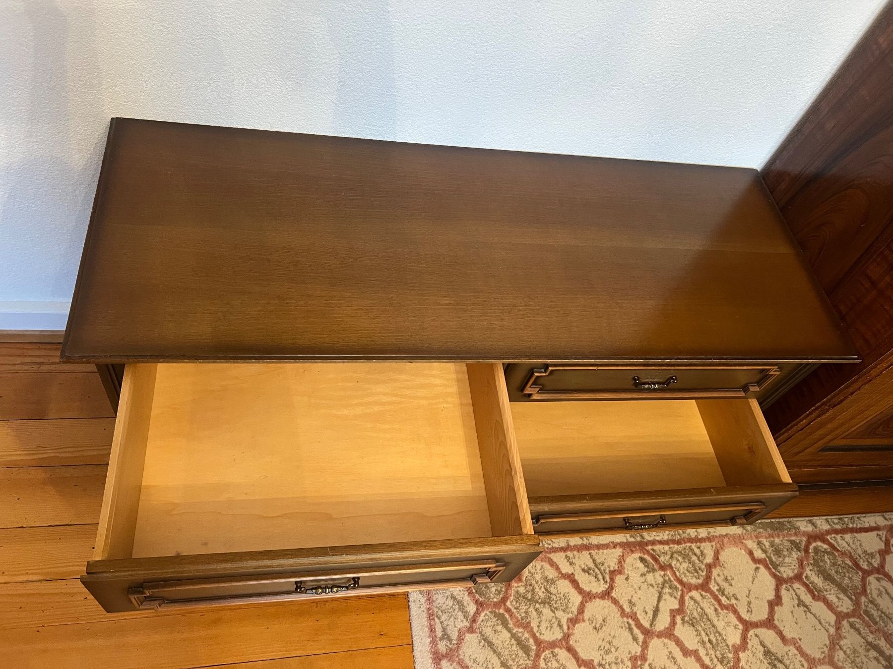 Kommoden: Klassische Holzkommode im eleganten Stil – Gebraucht aus Menziken von mad_2pvh 2