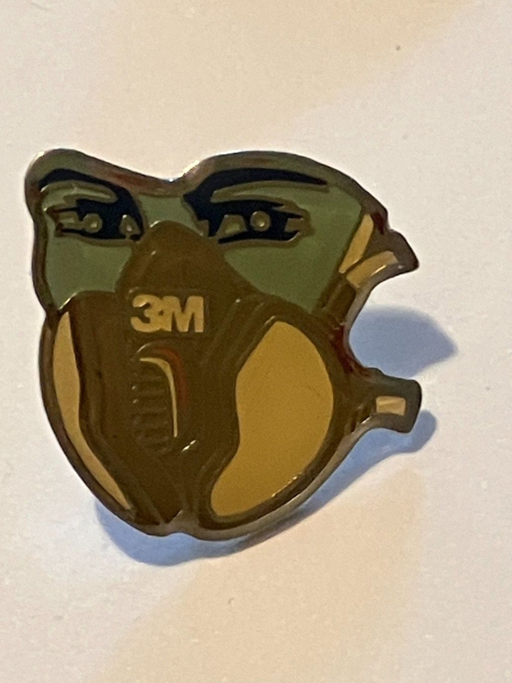 Placchette & Badge: 1 Pin 3M – Usato da Basel venduto da djwwpp