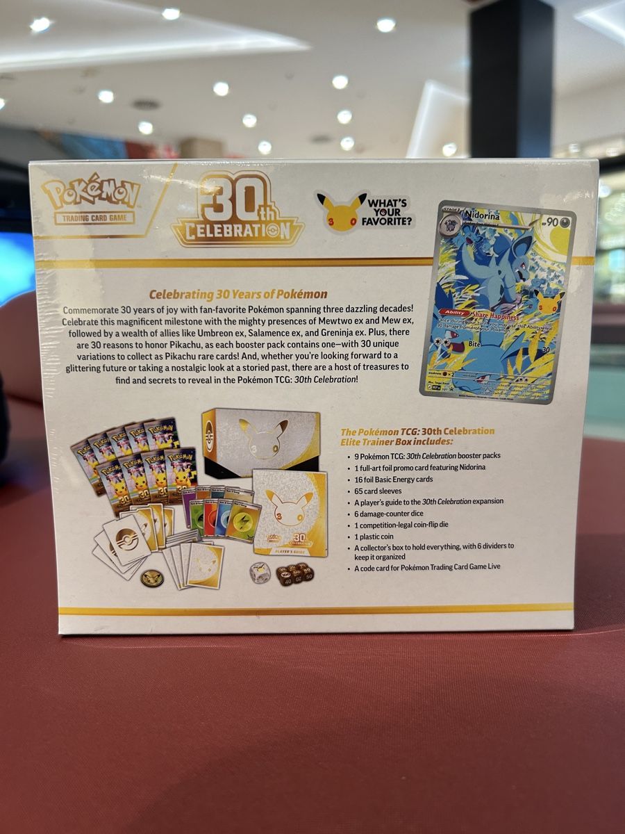 Pokémon Carte collezionabili: Pokémon ETB 30th EN – Nuovo e nell'imballaggio originale da La Tour-de-Peilz venduto da ant_9wdh 1