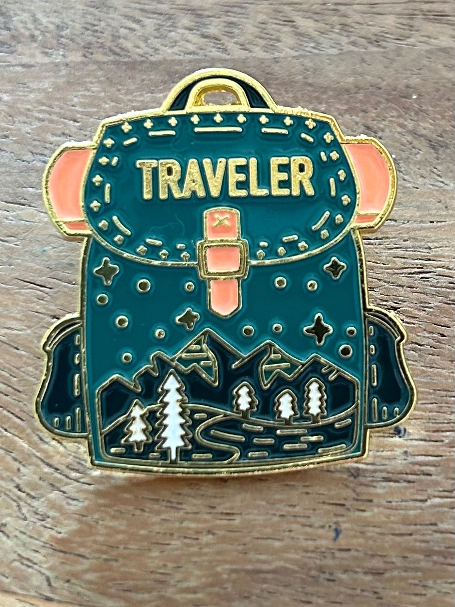 Placchette & Badge: Pin Rucksack Traveler – Nuovo e nell'imballaggio originale da Geneve venduto da vane267