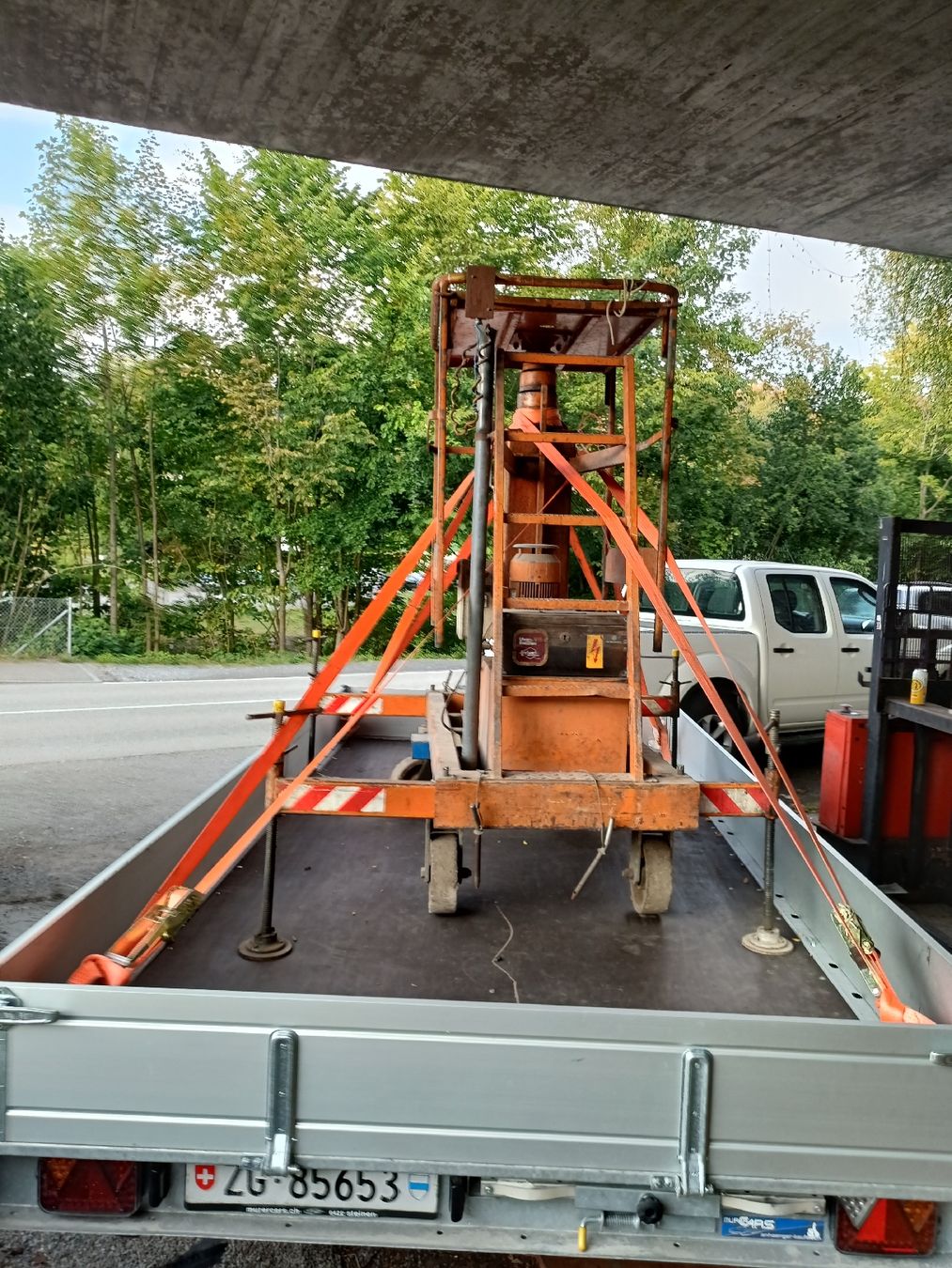 Piattaforme elevatrici & Crick: arbeits Lift. Ab Fr 1. – Usato da Sihlbrugg venduto da Z...D 7