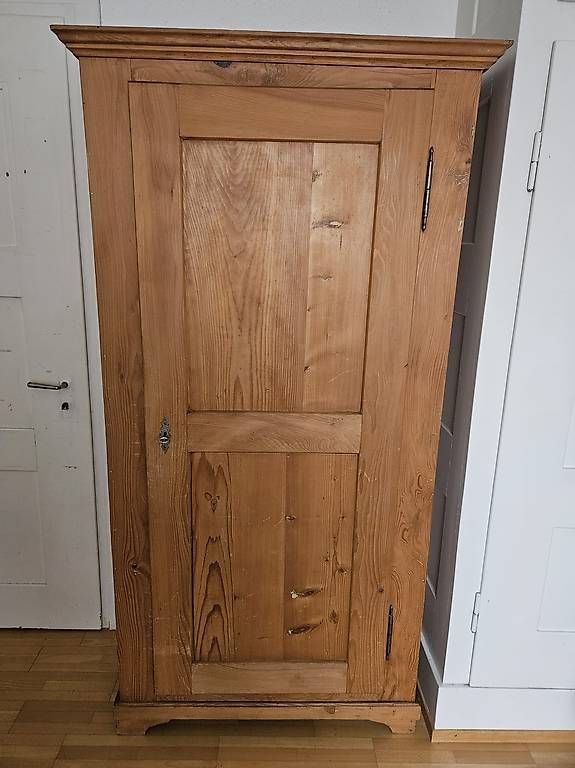 Armadi: Antiker Weichholzschrank – Usato da Fällanden venduto da althausb