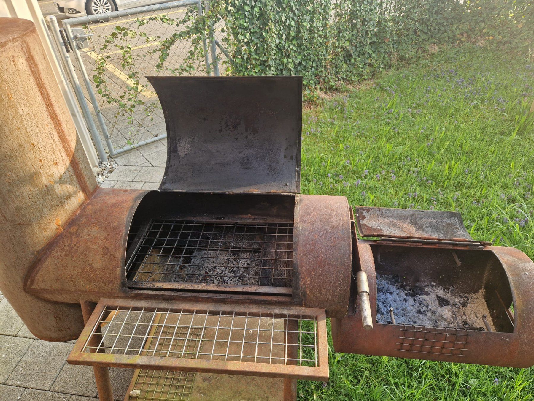 Griglie: Grill Smoker – Usato da Müllheim Dorf venduto da Naneva18 1