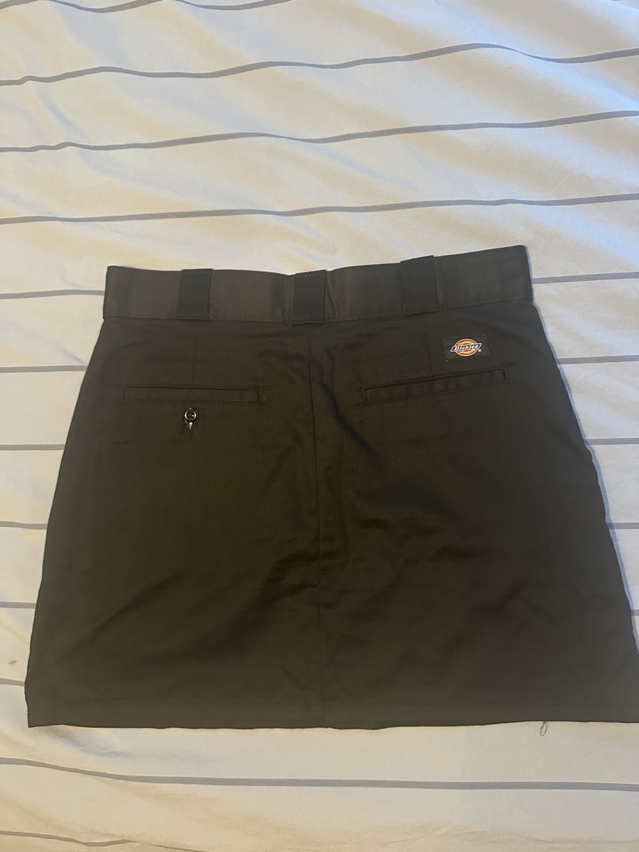 Jupes: Jupe DICKIES T30 – D'occasion à Neuchâtel par mar_gx8w 1