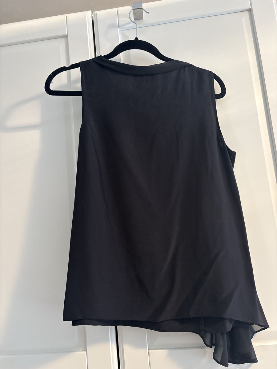 Blusen: Tahari Black Blouse Size 6 – Neu (gemäss Beschreibung) aus Zürich von jir_k6j2 3