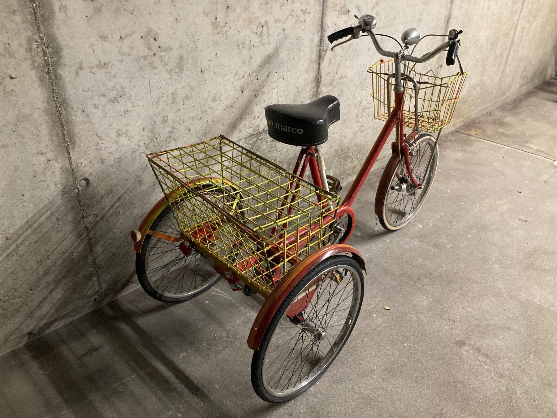 Biciclette: Altes Dreirad mit zwei Körben – Usato da Lohn-Ammannsegg venduto da Christoff1 1