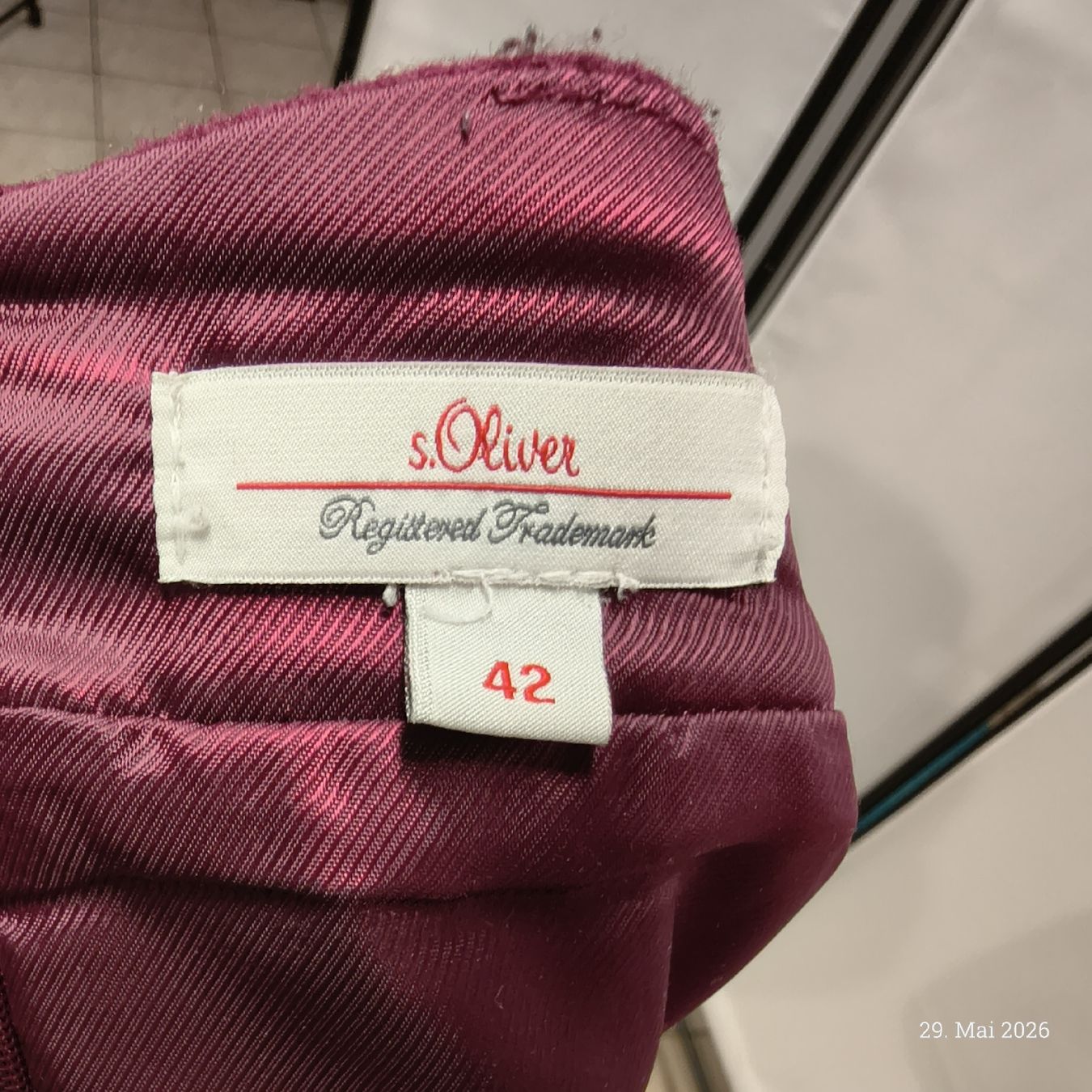 S.Oliver Gonne: S.Oliver Minirock Weinrot Gr.42  – Usato da Emmetten venduto da SecondhandSiska 3