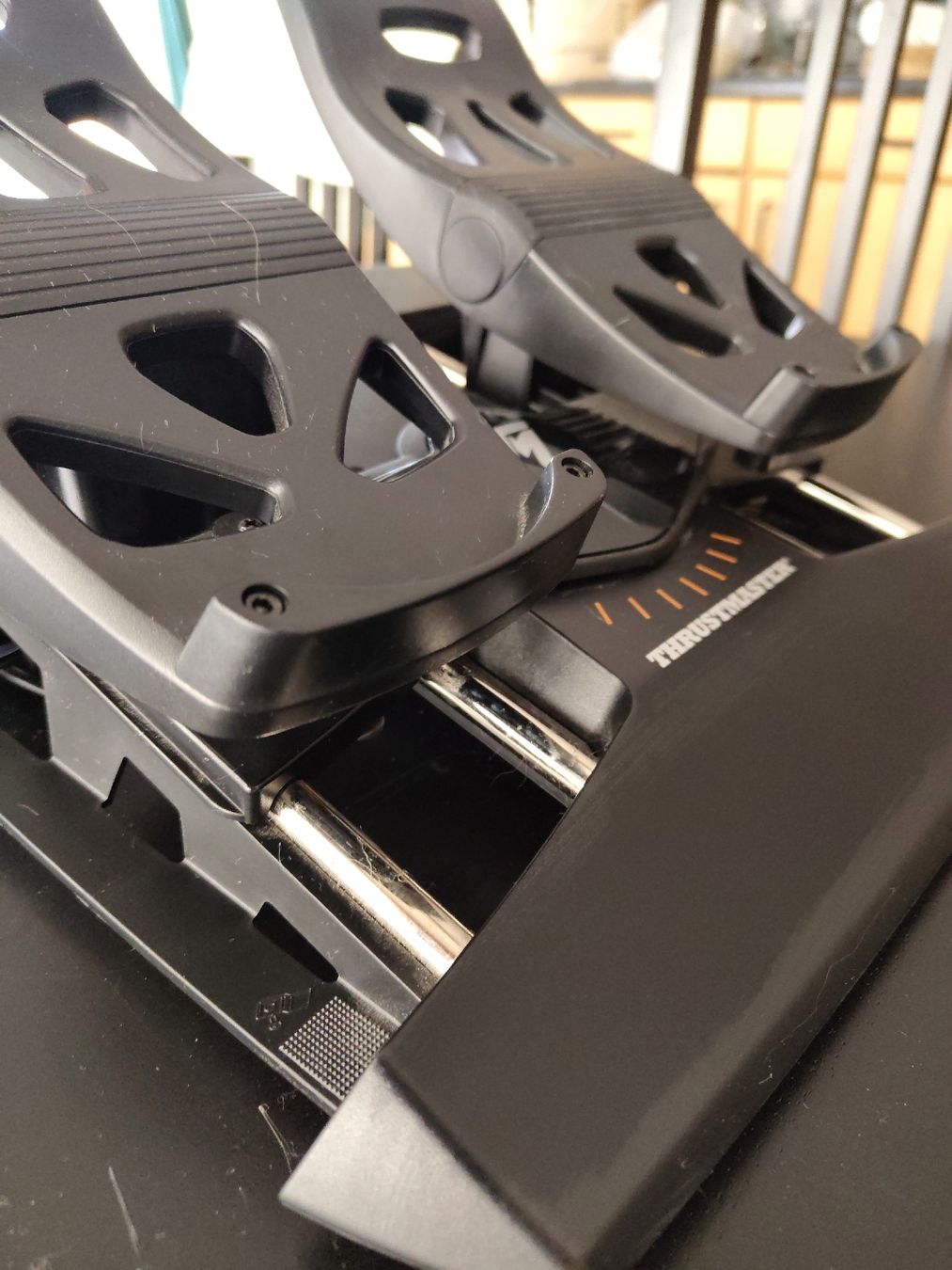 Thrustmaster Controller: Thrustmaster TFRP T. Pédales de direction de vol – Nuovo (secondo la descrizione) da Haute-Nendaz venduto da vin_fm7p 1
