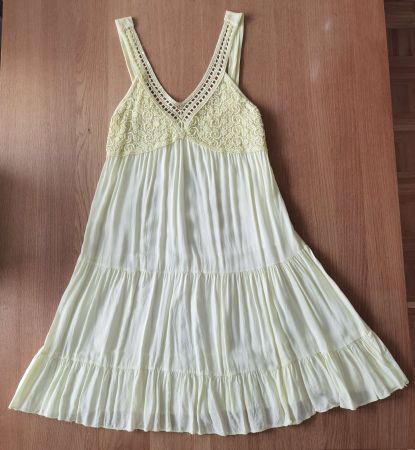 Gelbes Kleid
