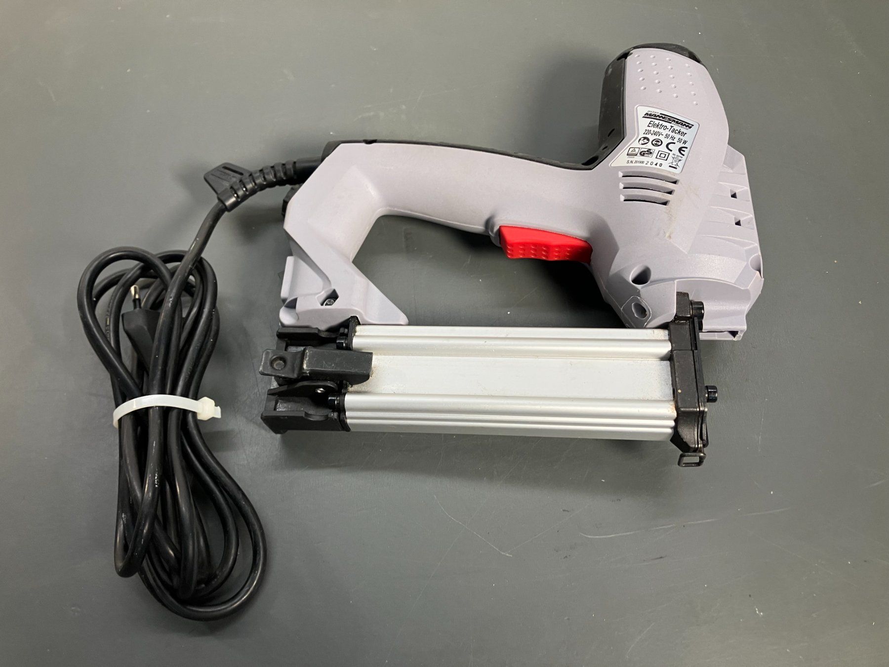 Alle Werkzeuge: gebr. Mannesmann - El. Tacker 50W ab 1.- – Gebraucht aus Lichtensteig von Buy24International 6