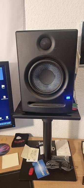 PC: Home Studio Interface inkl. Monitore und Ständer + Kabel – Usato da Glattbrugg venduto da Katric13 1