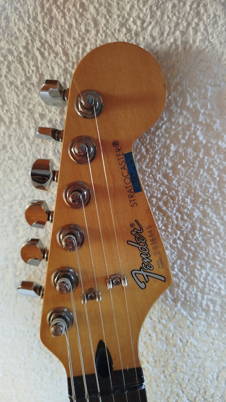 Fender Strumenti musicali: Fender Stratocaster "Squier Series" – Usato da Siselen BE venduto da lakeland54 3