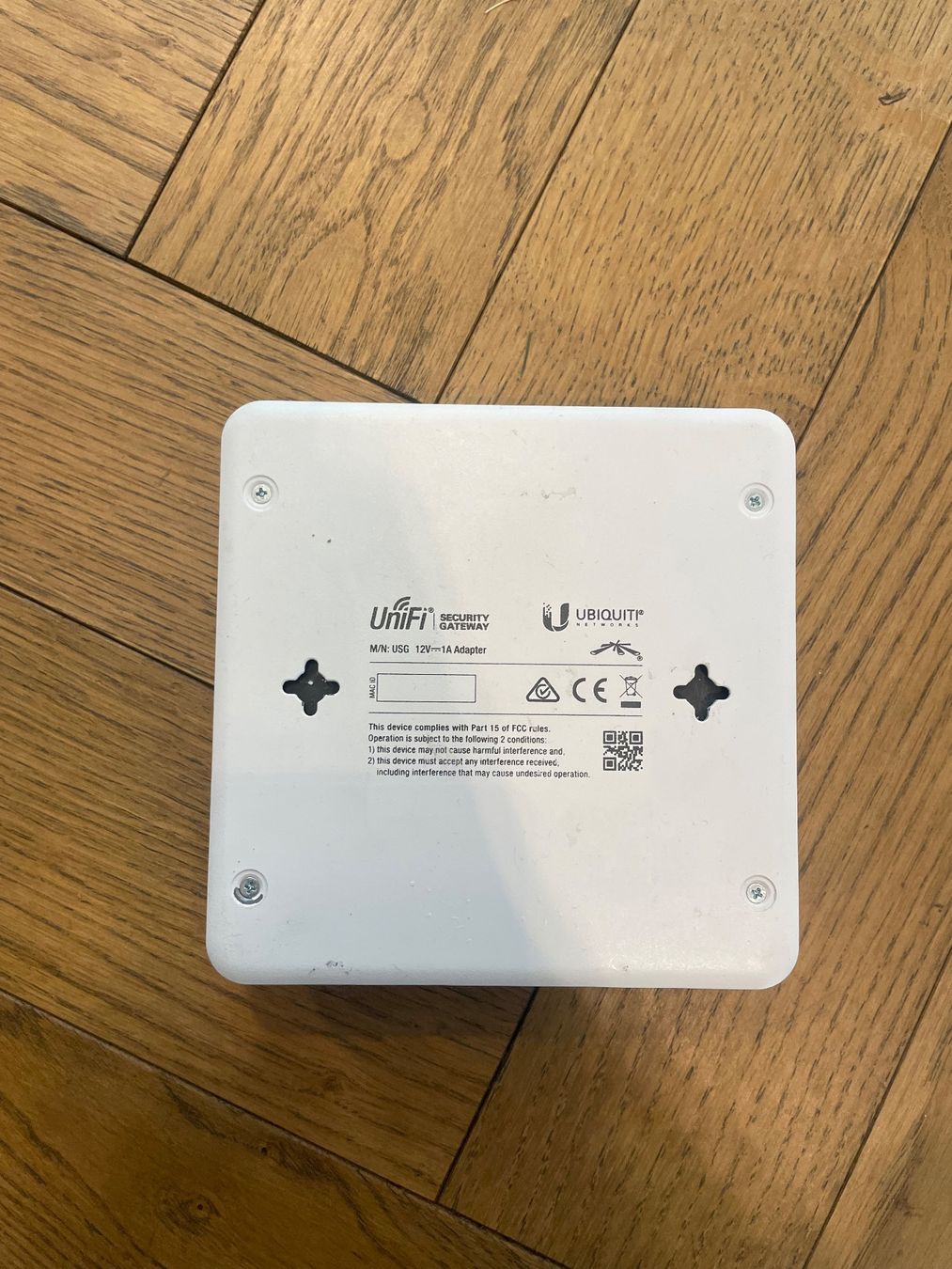 Firewall: Ubiquiti UniFi Sécurity Gateway – Usato da Sion venduto da Bang-OlufsenSion 4