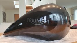 Triumph Thunderbird 1700 Tank