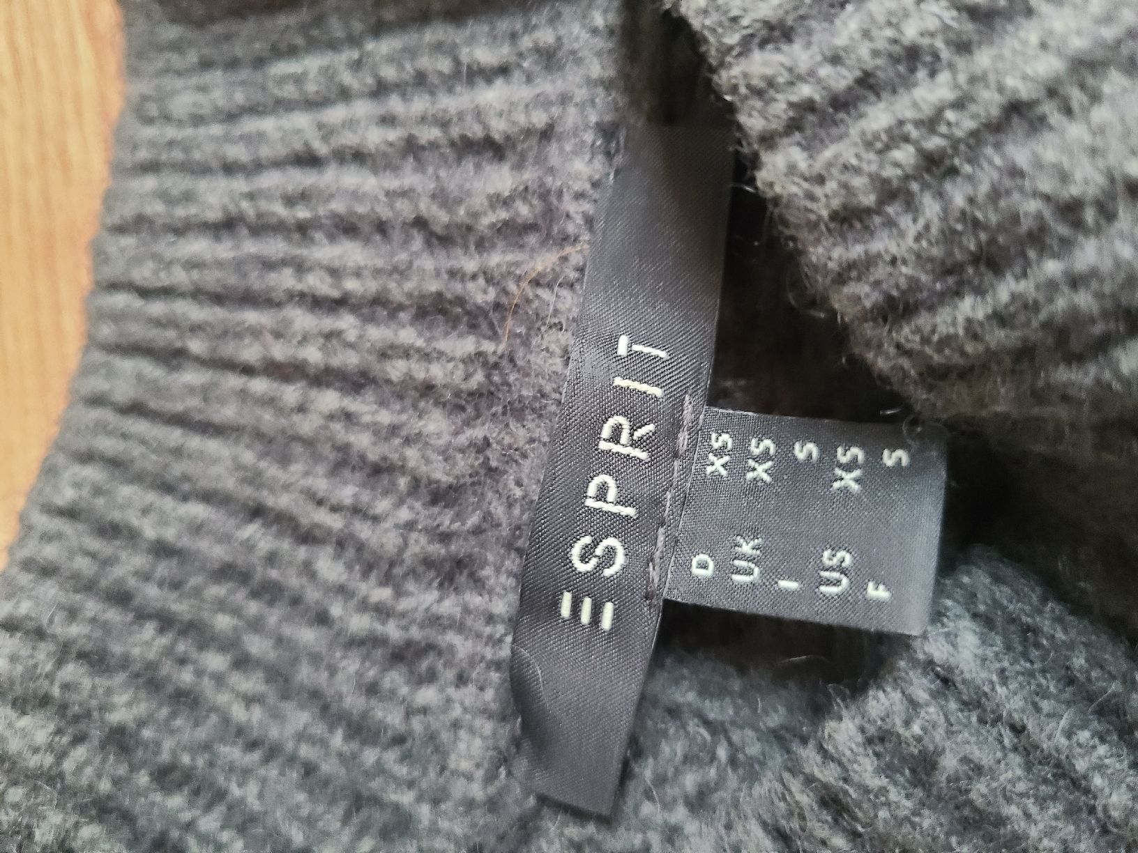 Esprit Maglioni & Felpe: Pullover Esprit 33% Wolle (XS) – Usato da Niederwangen BE venduto da lv_11 1