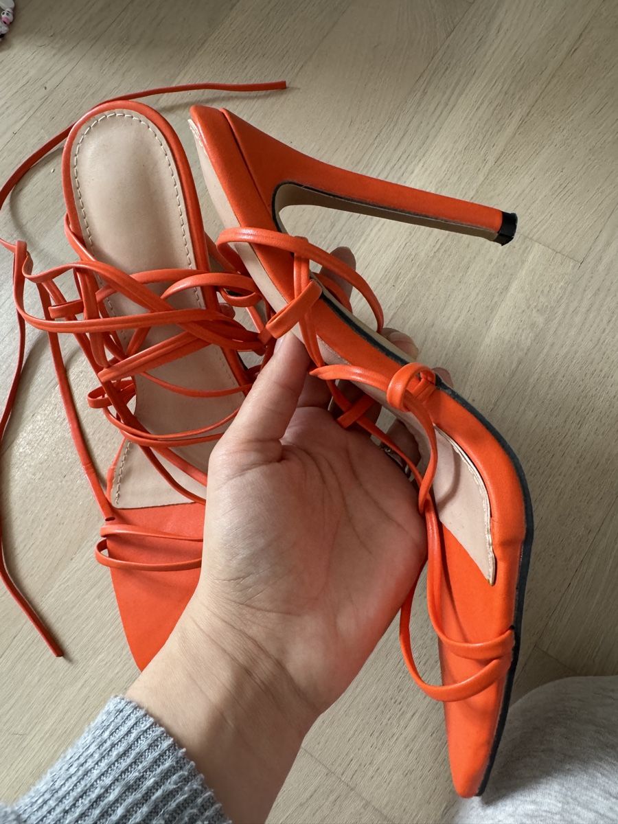 Asos Scarpe da donna: Orange Sandalen mit Schnürung - High Heels – Usato da Liestal venduto da sha_92sb 1