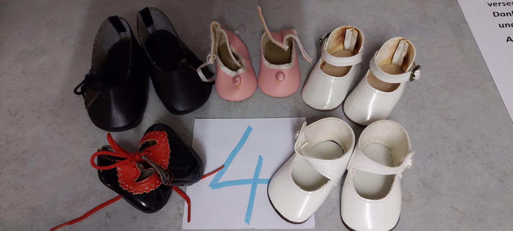 Sasha Morgenthaler Puppen: 5Paar Puppenschuhe  – Gebraucht aus Muri AG von nindo1