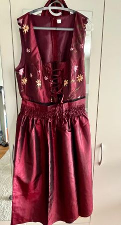 Dirndl lang rot mit Schürze/Dirndljäckli Grösse 44