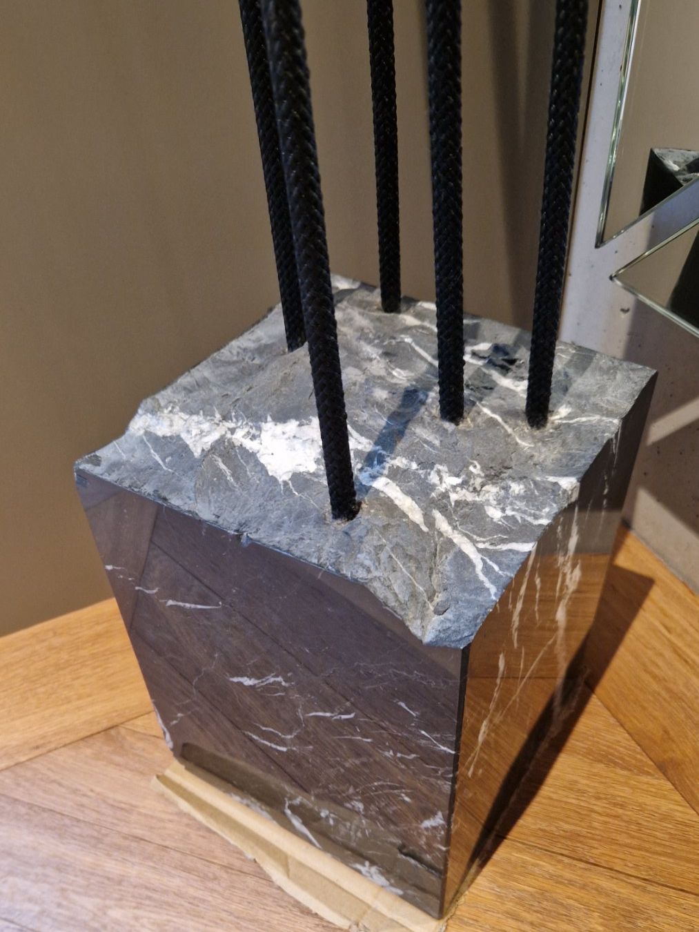 Guardaroba: Lettera G Amarcord designer coat rack – Nuovo (secondo la descrizione) da Adliswil venduto da fashionholic 2