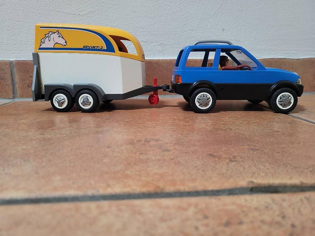 Playmobil Giocattoli: Playmobil PKW mit Pferdeanhänger – Usato da Haldenstein venduto da junu 2