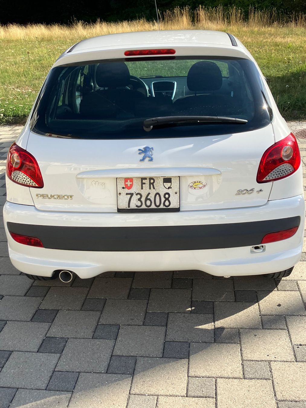 Peugeot Autos: Peugeot 206+ 1.4i – D'occasion à Düdingen par Rumo0 9