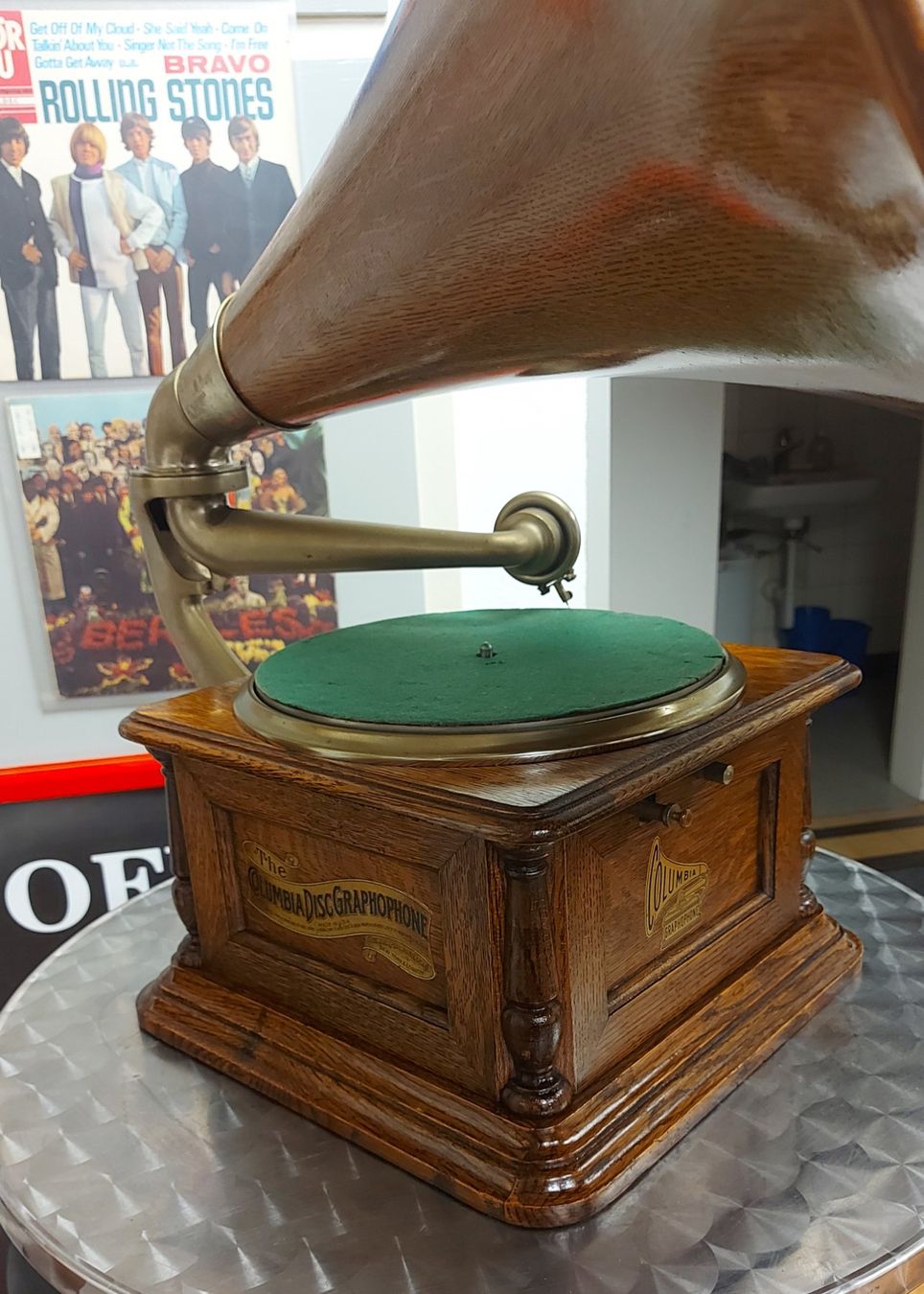 Columbia Giradischi: Holztrichtergrammophone Columbia ca.1910 – Usato da Herzogenbuchsee venduto da phonowelt 2