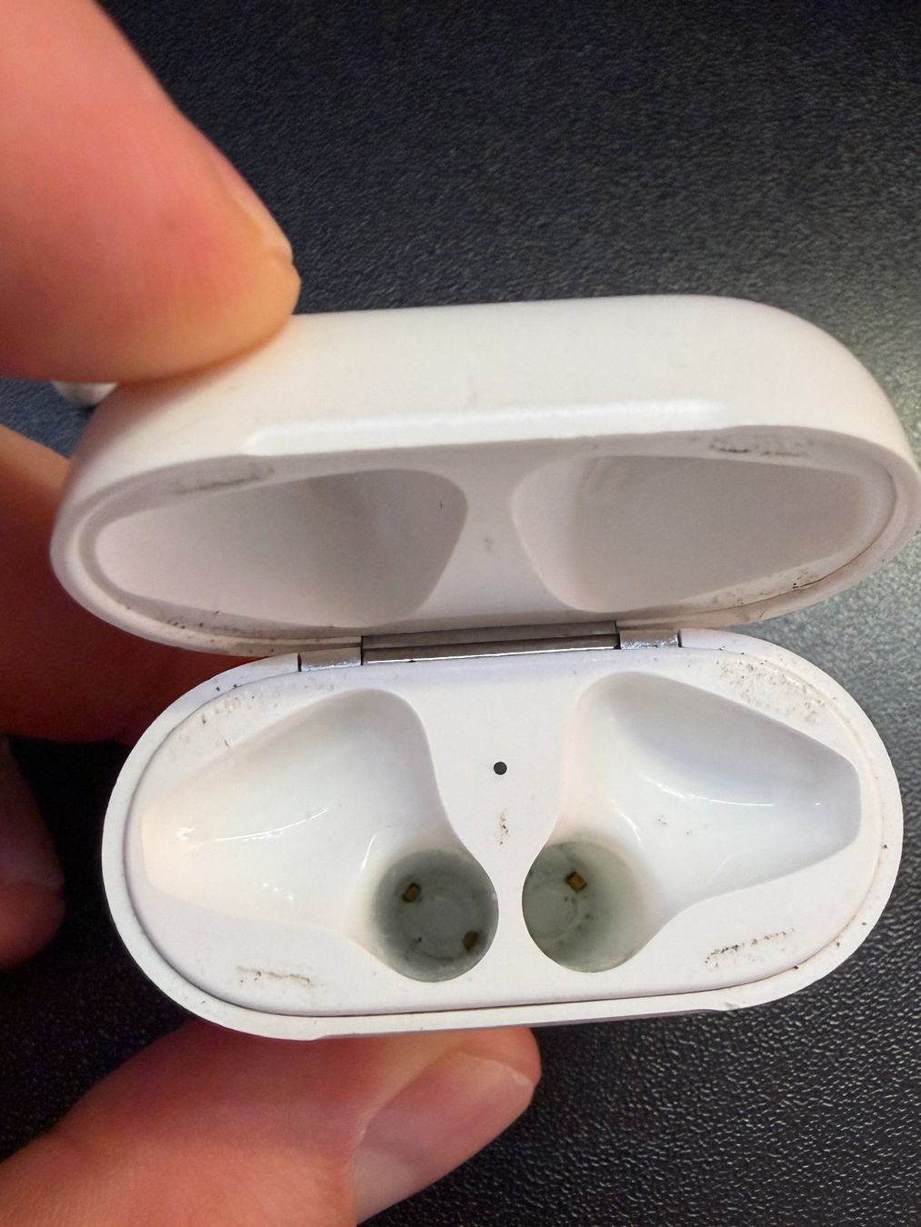 Kopfhörer: Apple AirPods (2. Generation / Modell A2031) – Gebraucht aus Henau von alainschuler 3
