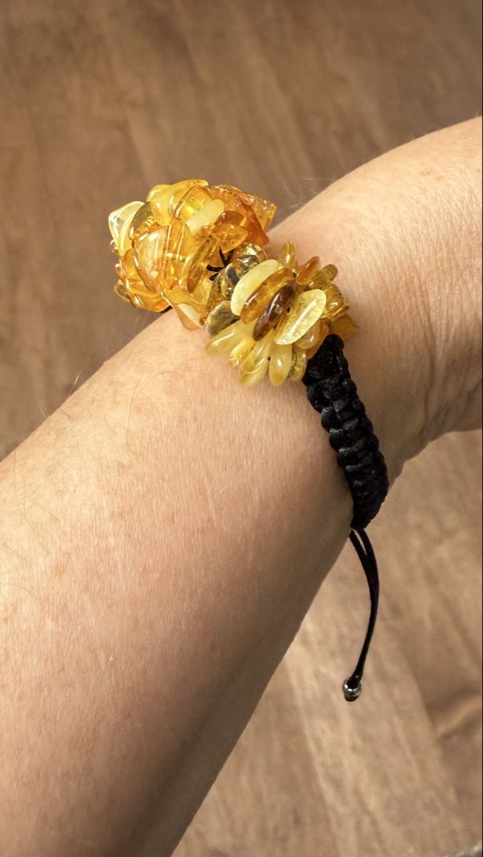 Bracciali & Braccialetti: Makramee-Armband mit Bernstein – Nuovo e nell'imballaggio originale da Ebikon venduto da elischka 1
