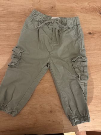 Khaki Cargo Hosen, Gr. 86, Top Zustand, für den Frühling!