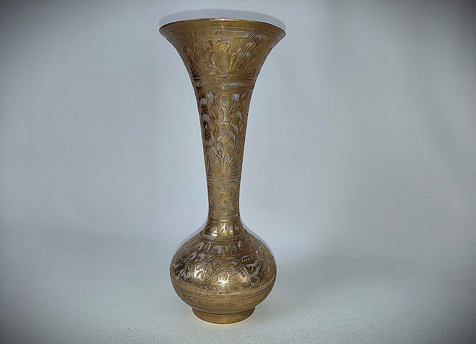 Vasen & Gefässe: Antike Vase aus Messing INDIA Handbearbeitet – Gebraucht aus Beinwil am See von Restwert_Beinwil