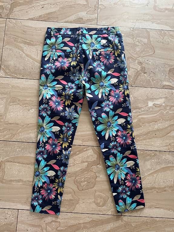 Pantaloni: Hose mit Blumenmuster – Usato da Allschwil venduto da puc_x5z7 3