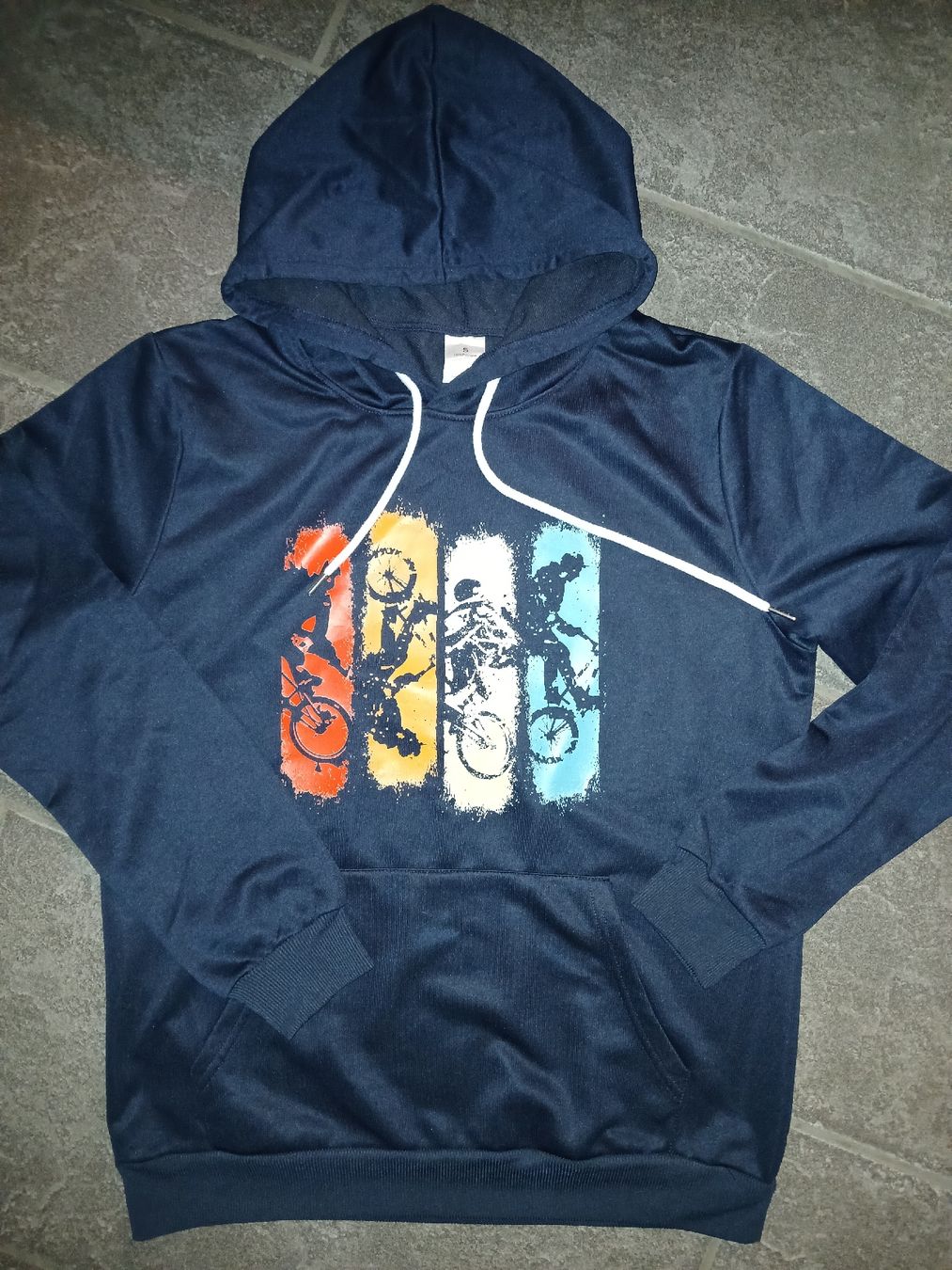 Maglioni & Felpe: Pullover Hoodie S Sport – Nuovo (secondo la descrizione) da recherswil venduto da papamoll71