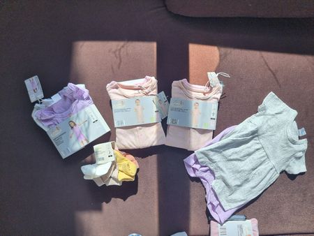 12 teile mädchen kleiderpaket Strampler und Socke Grö 62.68