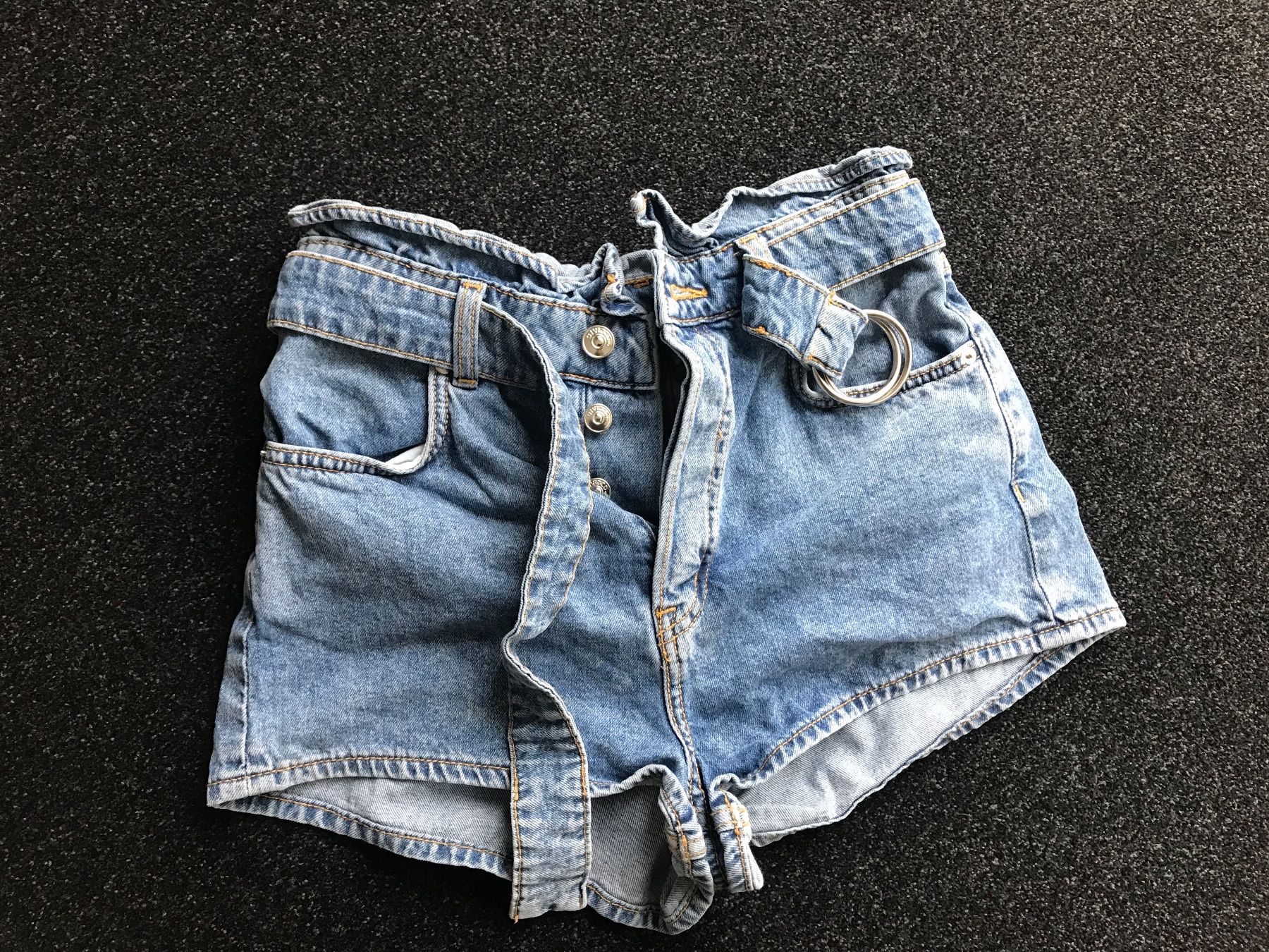 Jeans: Jeans Shorts Gr 36 – Usato da St. Margrethen SG venduto da kellenbh