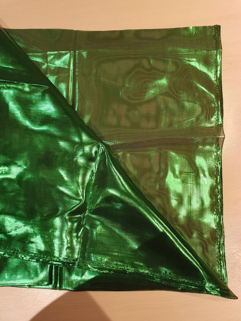 Stoffe: Reststück transparenter glänzender Stoff grün – Neu (gemäss Beschreibung) aus Bärau von schneider_lein