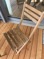 Gartentisch und 2 Stühle
