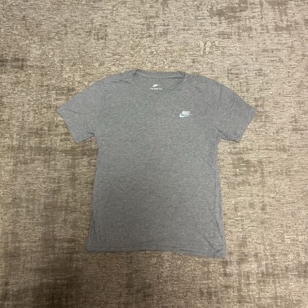 T-shirt Nike gris, taille S