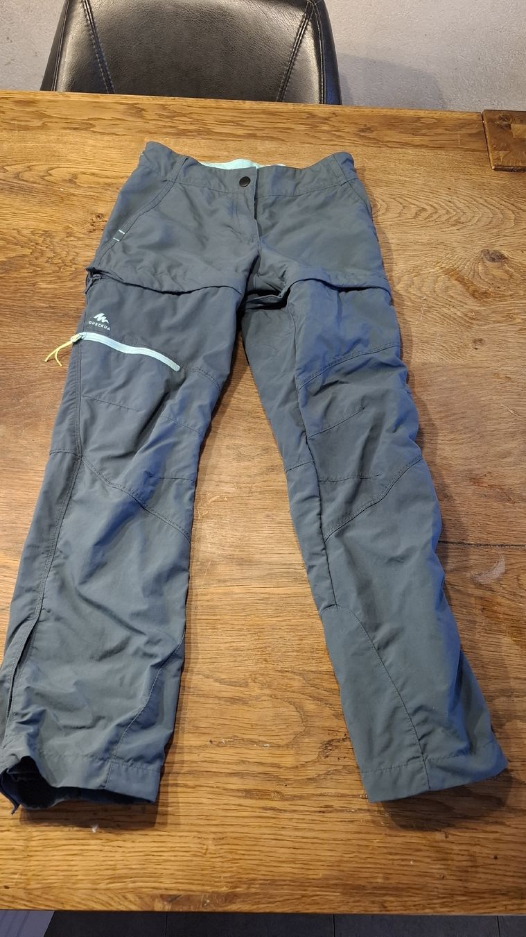 Pantalons: Wanderhose mit Zip Gr.140 – D'occasion à Erlinsbach SO par Stori78