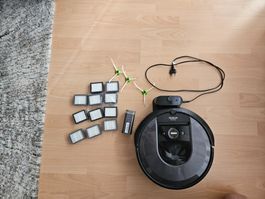 iRobot Roomba i7 – Top Zustand + Riesen Zubehör-Set