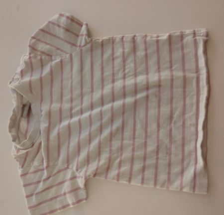Sommerliches T-Shirt mit Streifen, Grösse 98, Top Zustand
