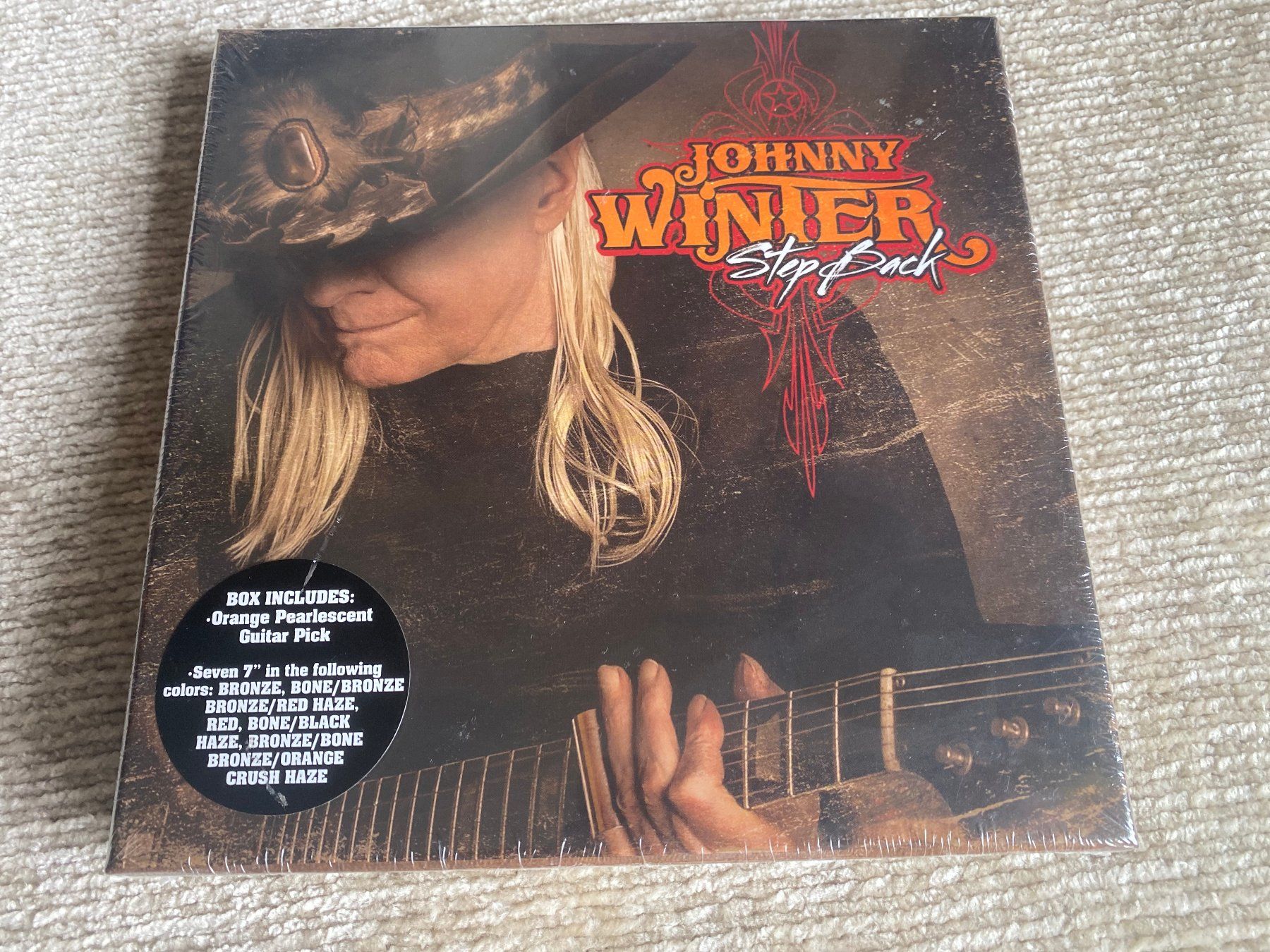 Dischi in vinile: Johnny Winter – Step Back / 7" BOX – Nuovo (secondo la descrizione) da Basel venduto da Dinosauce