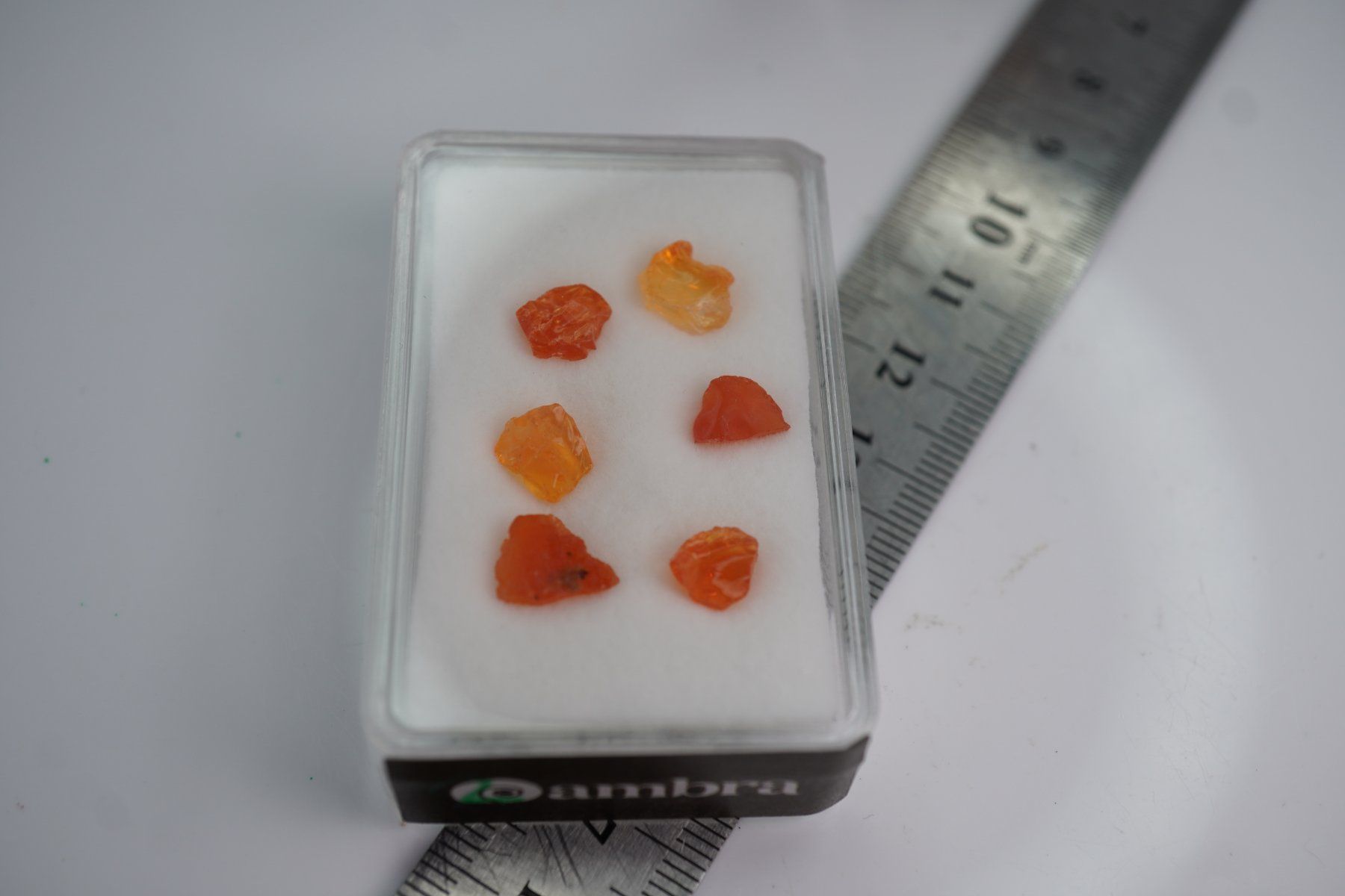 Minerali & Pietre curative: Feuer opal Mexico  Roh       im Böxli no2 – Nuovo e nell'imballaggio originale da Eschenbach SG venduto da topstone