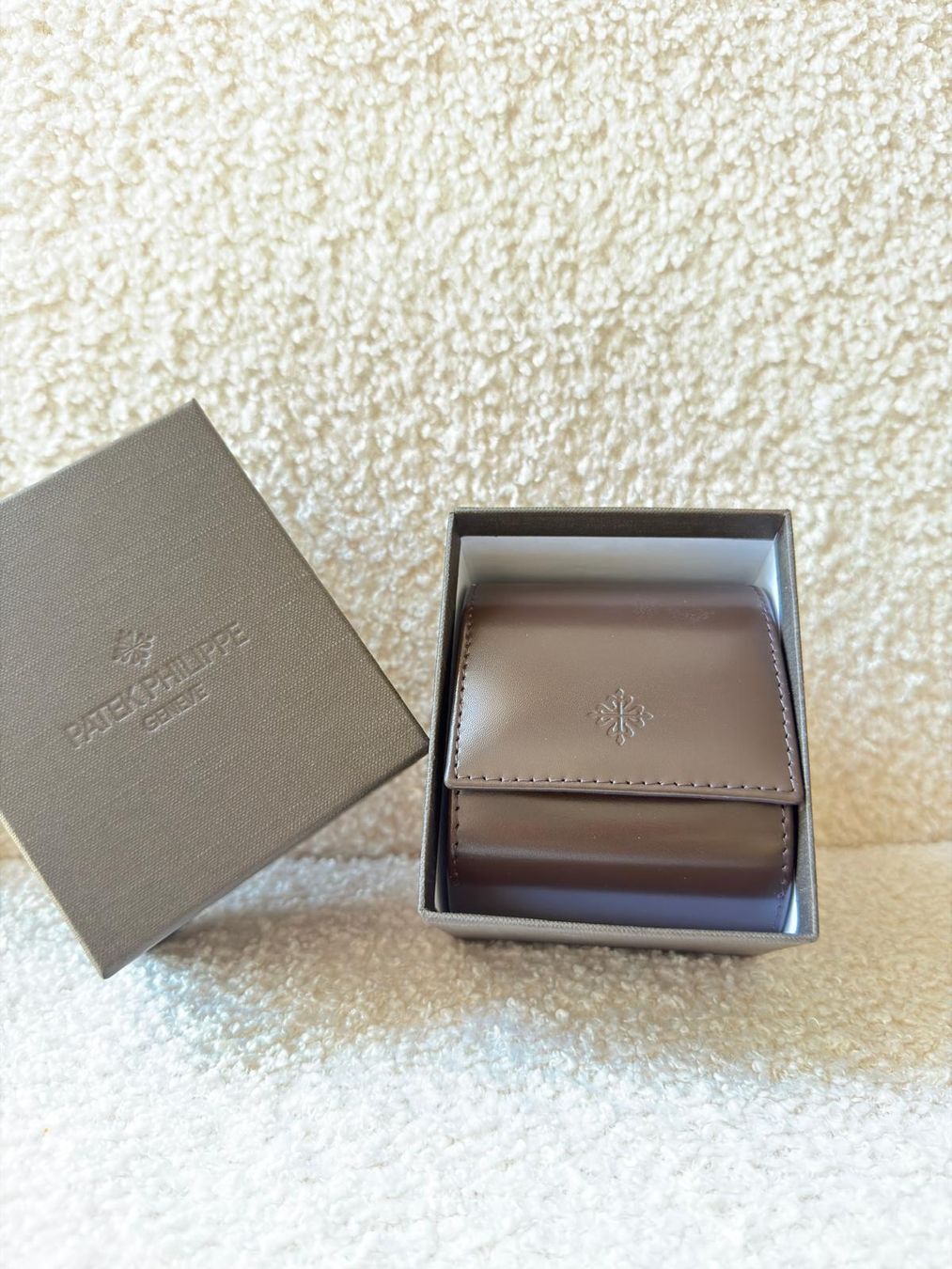 Patek Philippe Uhrenboxen: PATEK PHILIPPE Travel box – Neu und originalverpackt aus La Chaux-de-Fonds von bak_c7mx