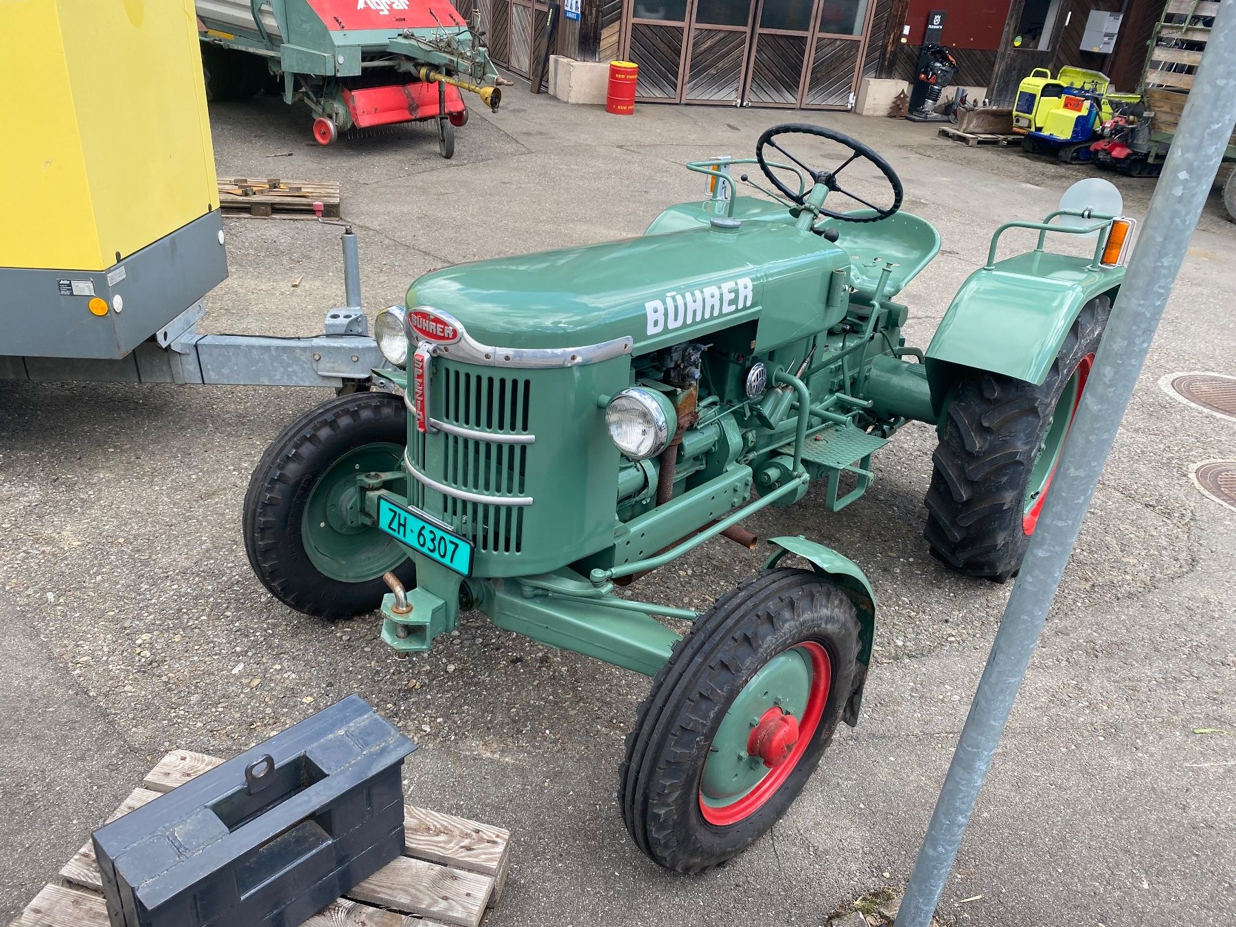 Bührer Tracteurs: Bührer Traktor – D'occasion à Pfäffikon ZH par mob1985