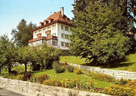 Cartoline postali: PRÊLES Basler Ferienhaus – Usato da Jona venduto da philajona