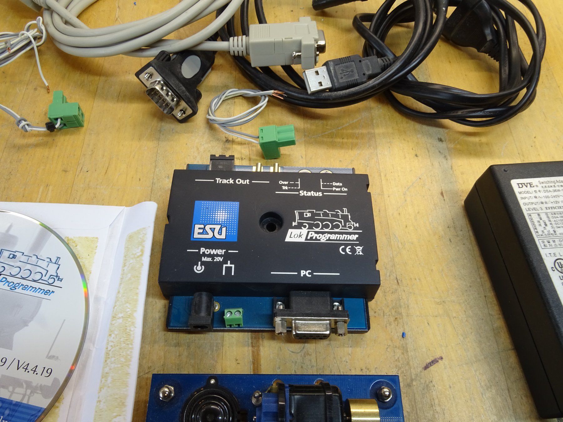 Esu Modellini di ferrovie: ESU 51900 + 53451 Lok Programmer und Prüfstand – Usato da Wohlen AG venduto da Bricktoys 2