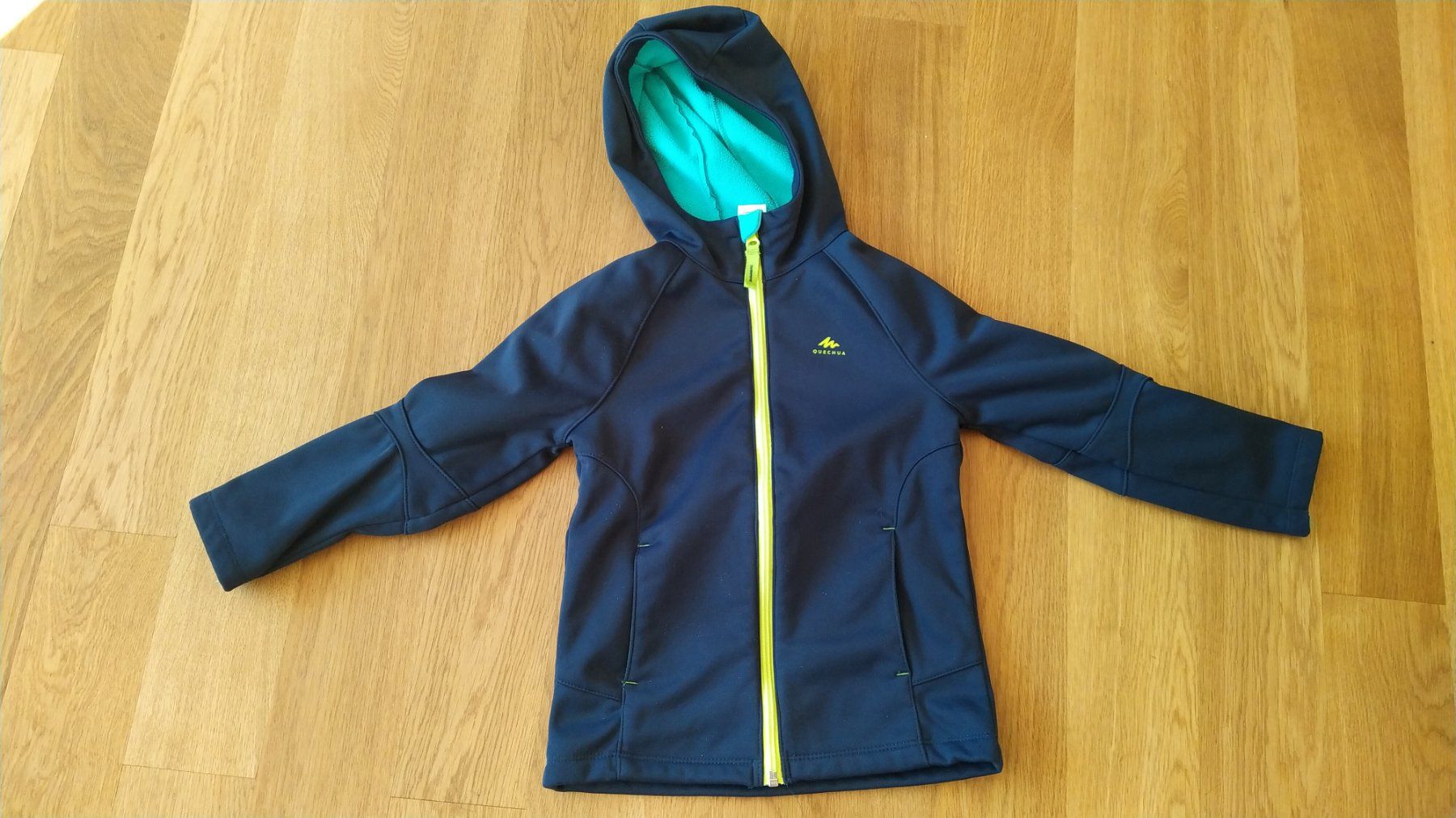 Decathlon Ensembles coordonnés: Softshell Jacke gr. 104 – D'occasion à Trimbach par teiger83