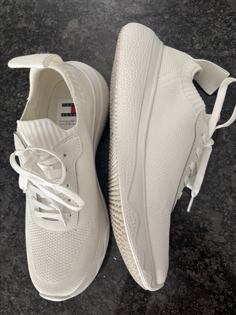 Tommy Hilfiger Scarpe da uomo: Sneaker gr.41 Hilfiger – Usato da Zug venduto da Biki72 2