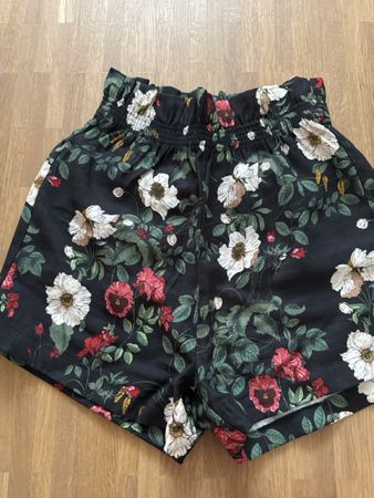 Kurze Hose Damen Blumenmuster GrösseXS neu H&M